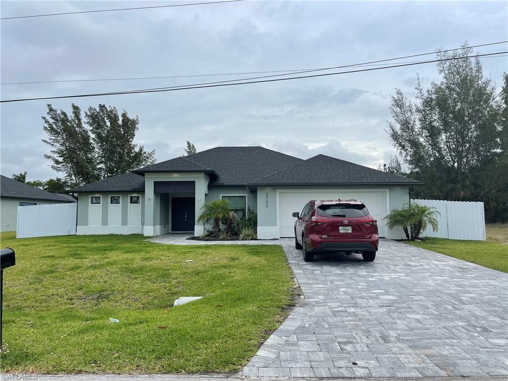 2733 SW 11th AVE CAPE CORAL, FL 33914