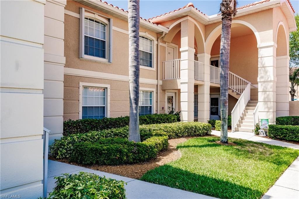 26660 Rosewood Pointe CIR 205 BONITA SPRINGS, FL 34135