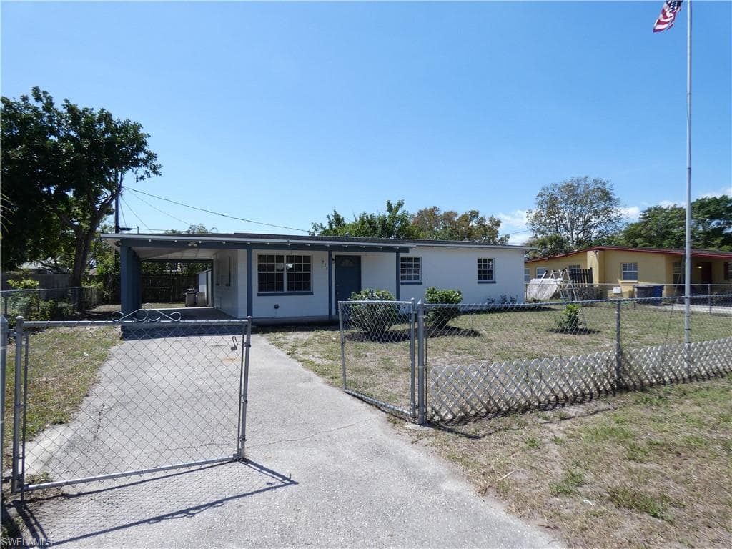 953 Hyacinth ST NORTH FORT MYERS, FL 33903