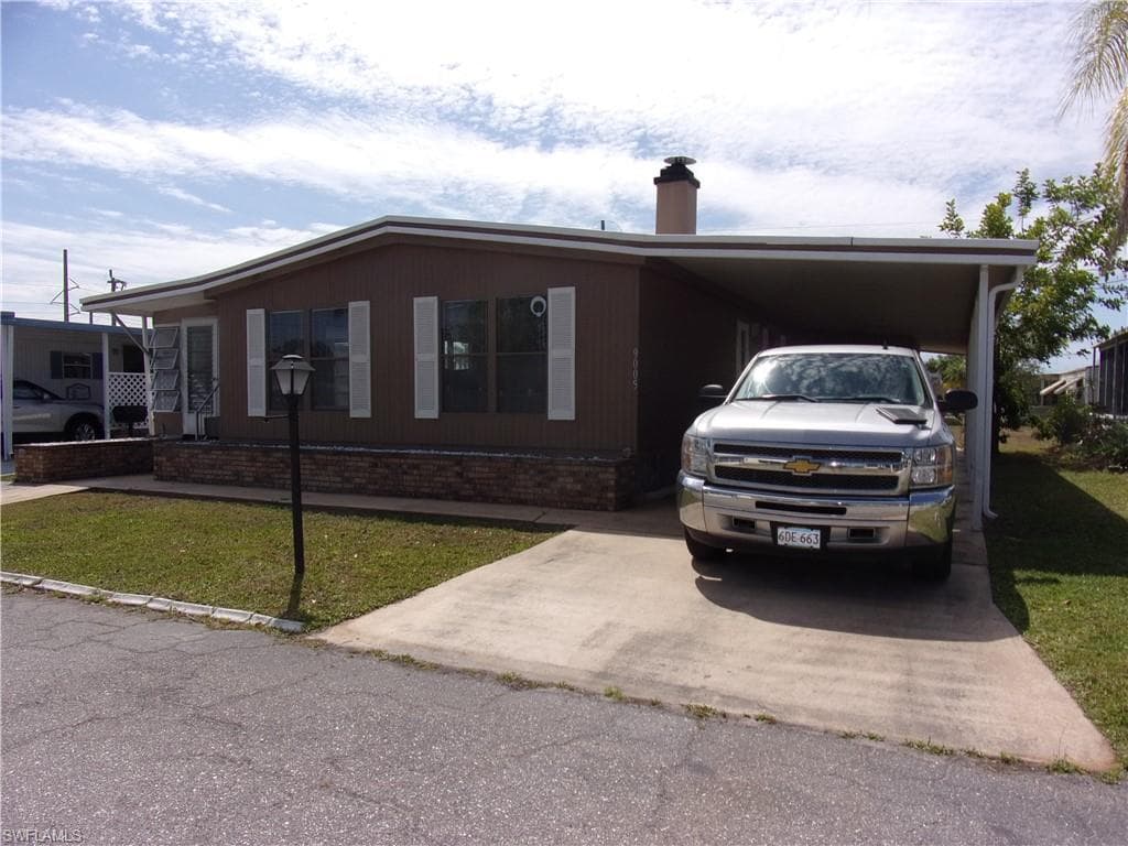 9005 Flamingo CIR NORTH FORT MYERS, FL 33903