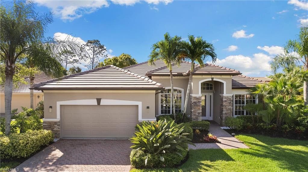 8870 Pinto CT NAPLES, FL 34113