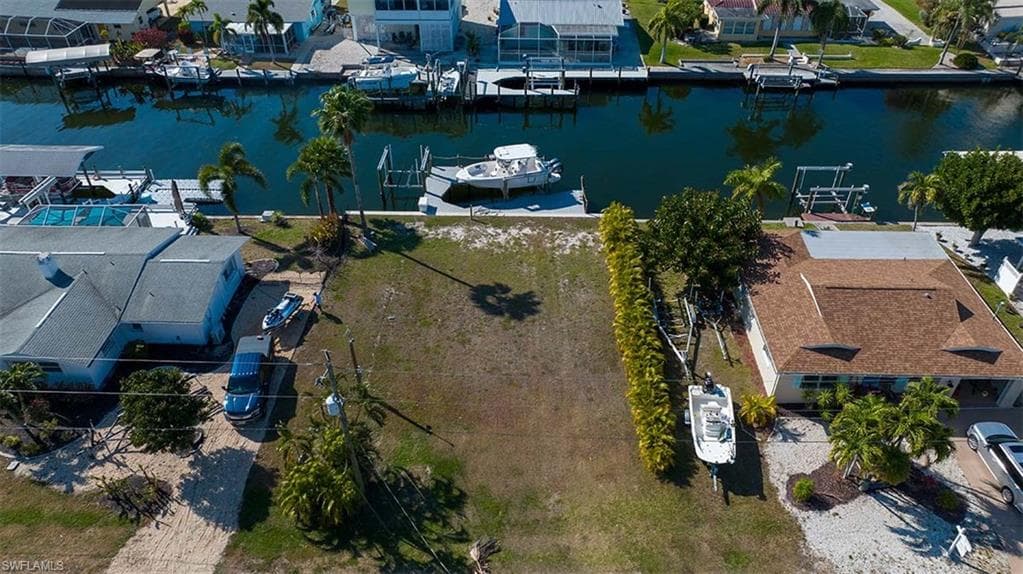 2768 Janet ST MATLACHA, FL 33993