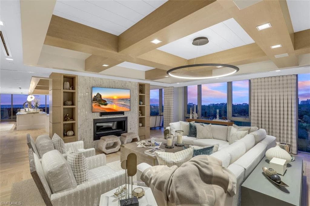 6897 Grenadier BLVD 504 NAPLES, FL 34108