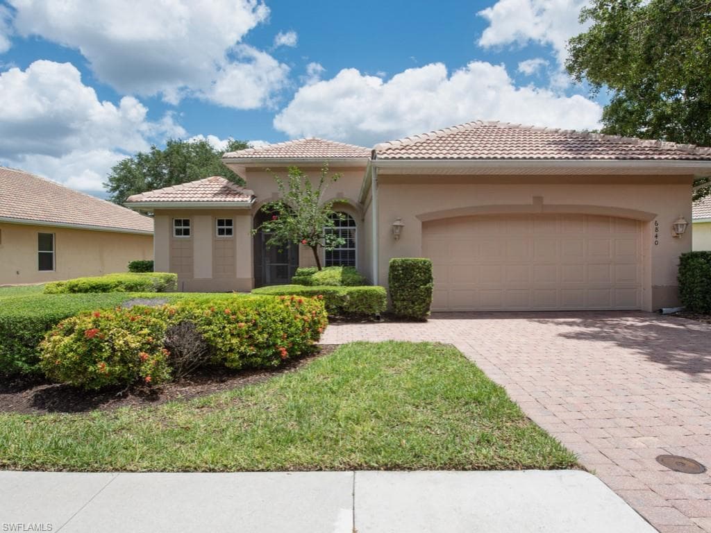 6840 Bent Grass DR NAPLES, FL 34113