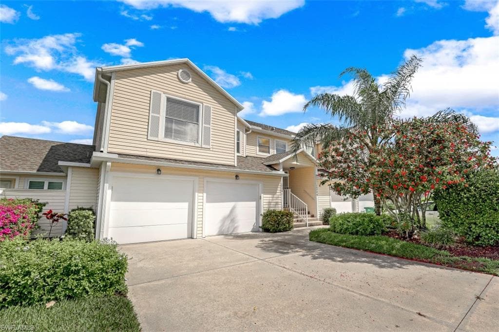 1574 Trafalgar LN C-201 NAPLES, FL 34116