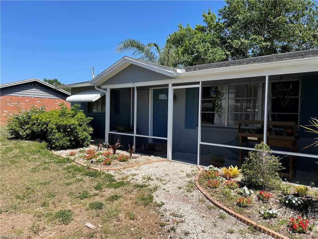 343 Crestwood AVE E LEHIGH ACRES, FL 33936