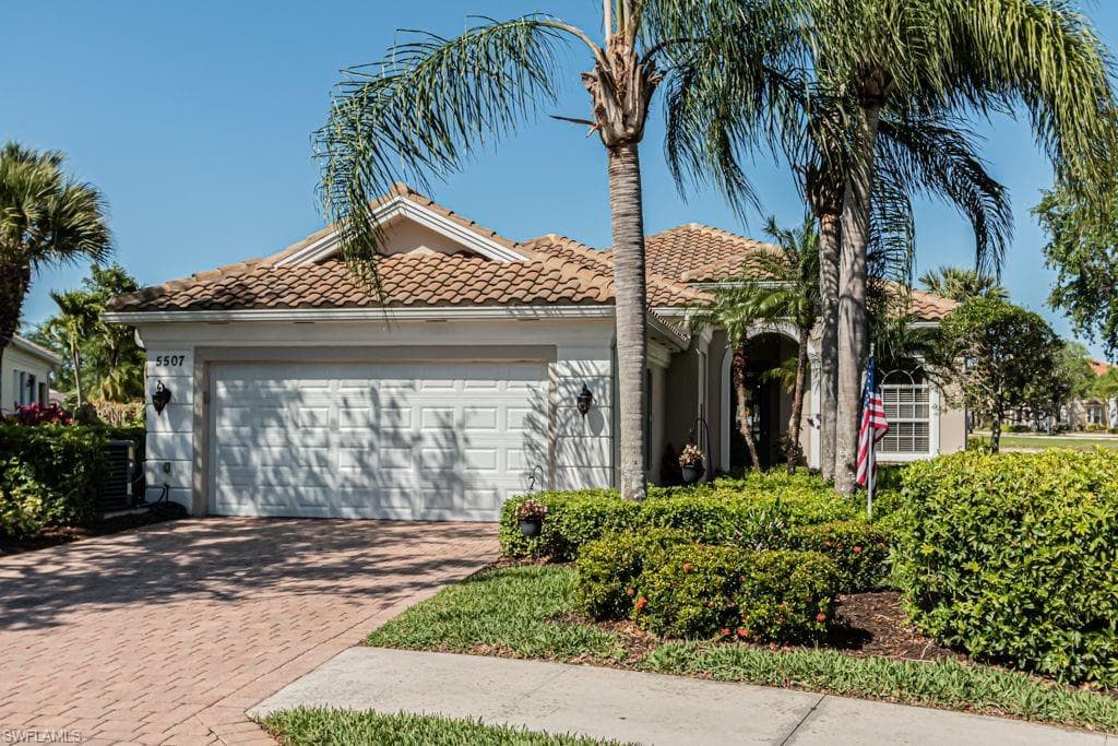 5507 Freeport LN NAPLES, FL 34119