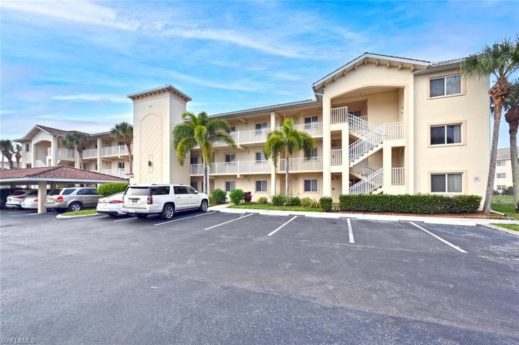 7822 Great Heron WAY 302 NAPLES, FL 34104