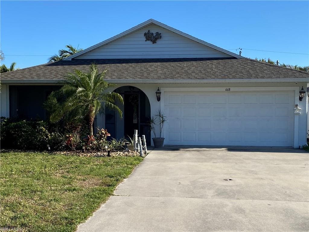 668 104th AVE N NAPLES, FL 34108