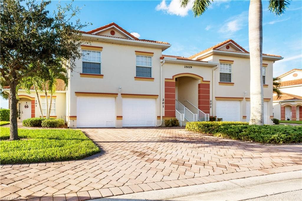 25029 Peacock LN 6-201 NAPLES, FL 34114