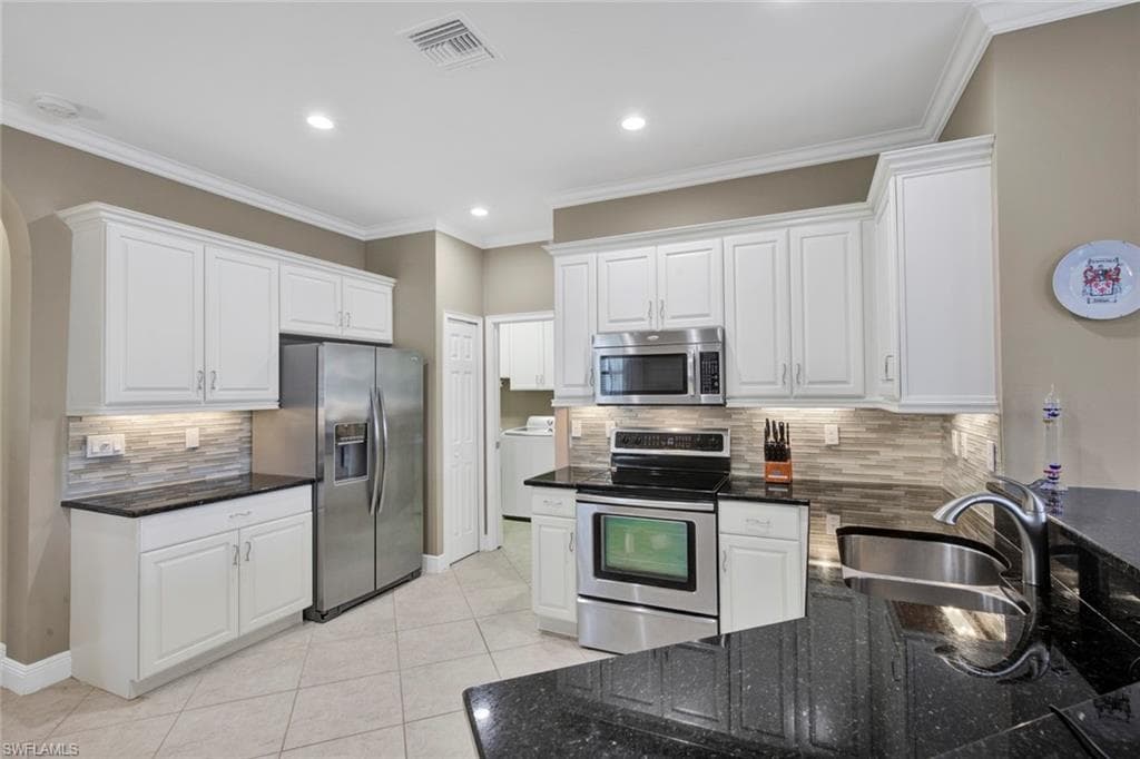 10486 Materita DR FORT MYERS, FL 33913