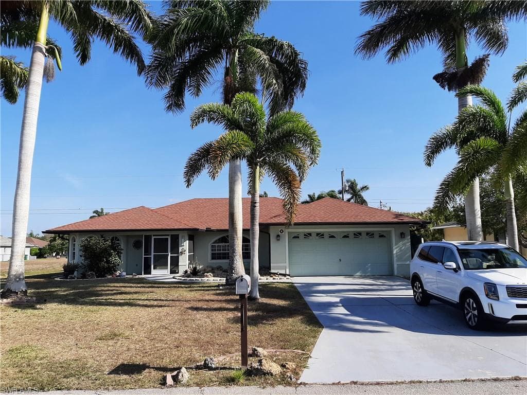 425 19th LN CAPE CORAL, FL 33990