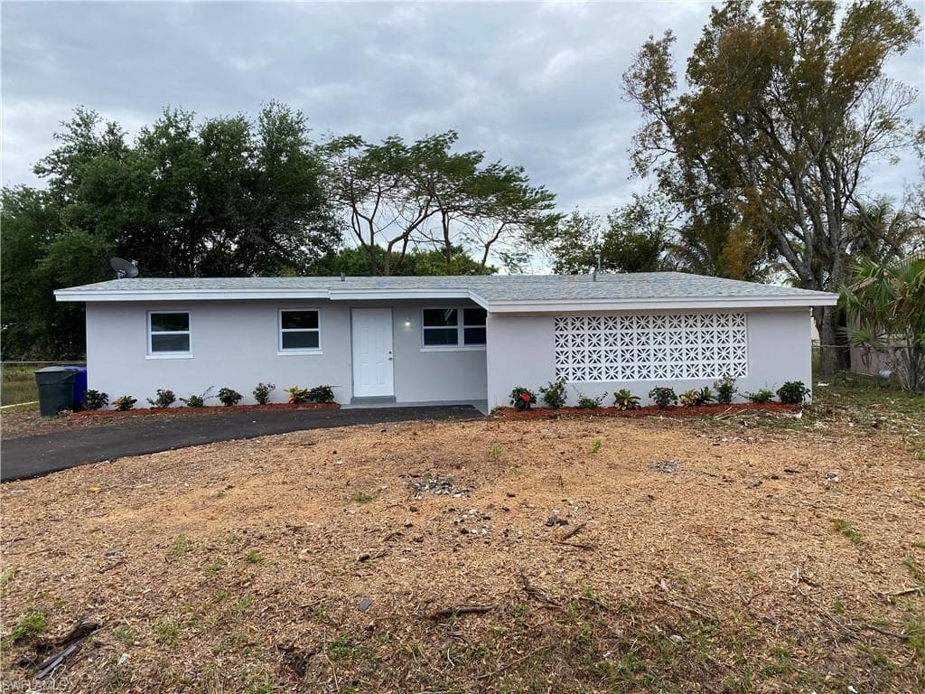 2540 Hunter ST FORT MYERS, FL 33901