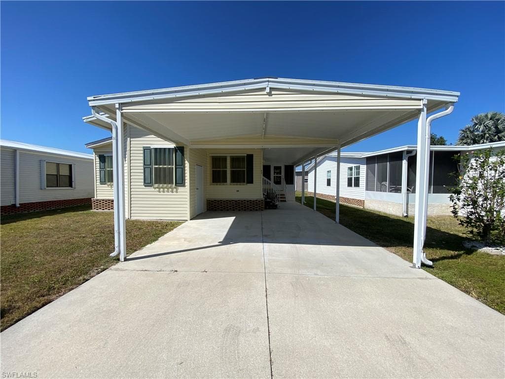 57 Turquoise AVE 57-T NAPLES, FL 34114