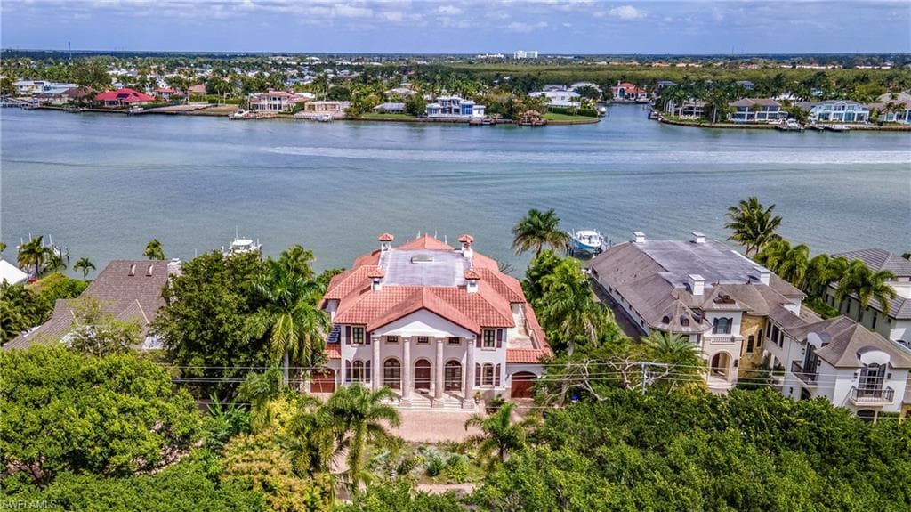 941 Galleon DR NAPLES, FL 34102