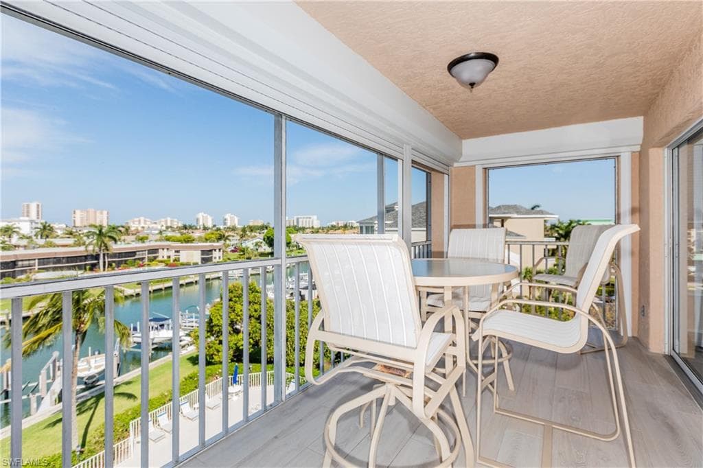 900 Collier CT 406 MARCO ISLAND, FL 34145