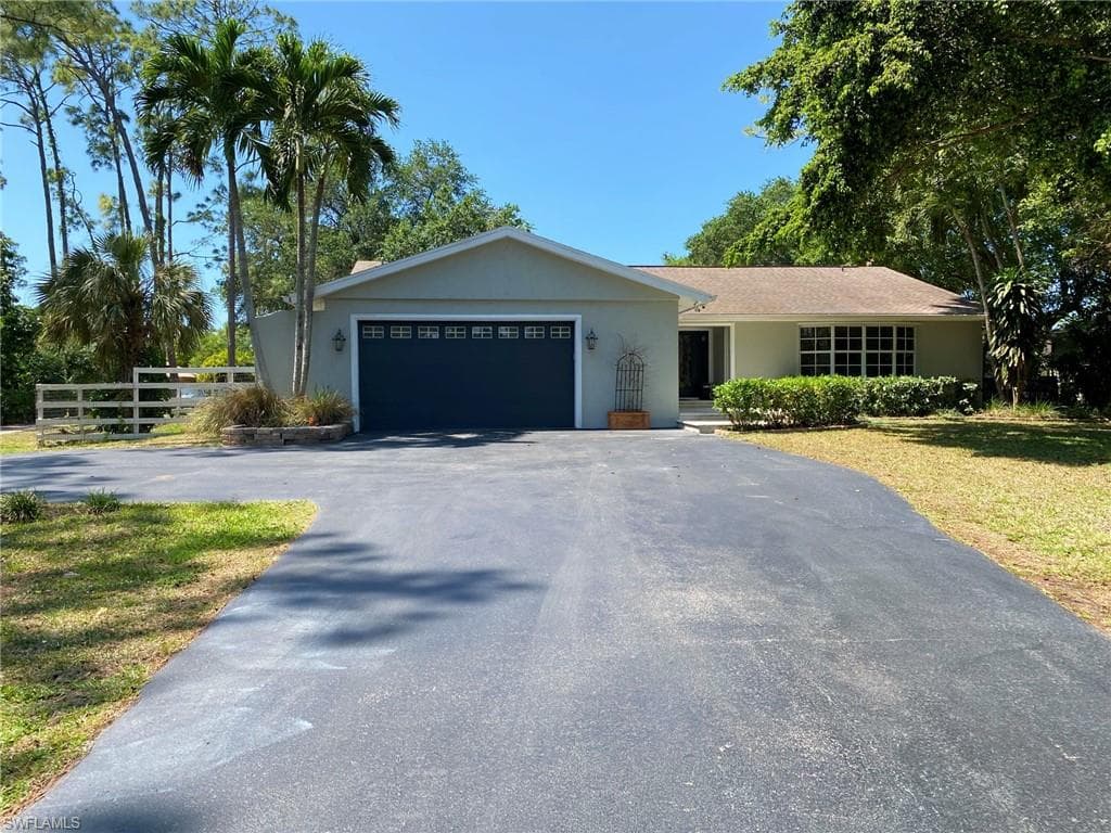 1325 Oakes BLVD NAPLES, FL 34119