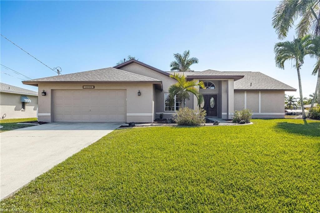 3209 SE 1st CT CAPE CORAL, FL 33904