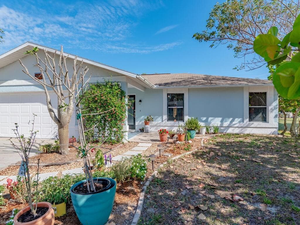 609 SE 1st TER CAPE CORAL, FL 33990