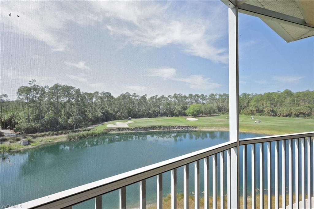 4884 Hampshire CT 7-304 NAPLES, FL 34112