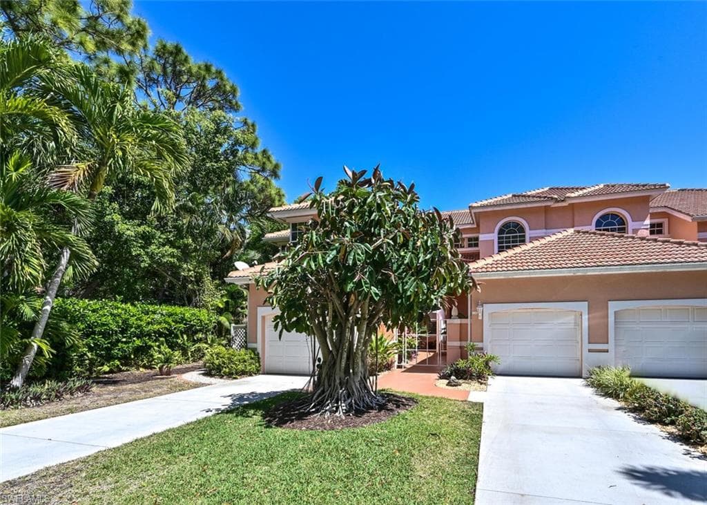 15260 Cedarwood LN A-201 NAPLES, FL 34110