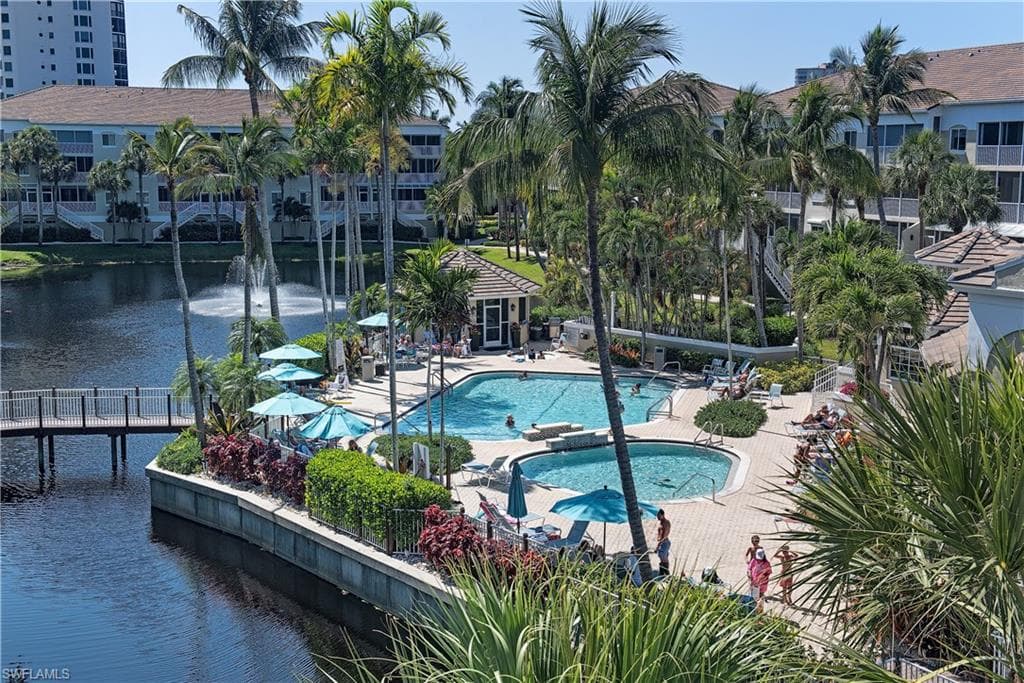 7686 Pebble Creek CIR 9-302 NAPLES, FL 34108