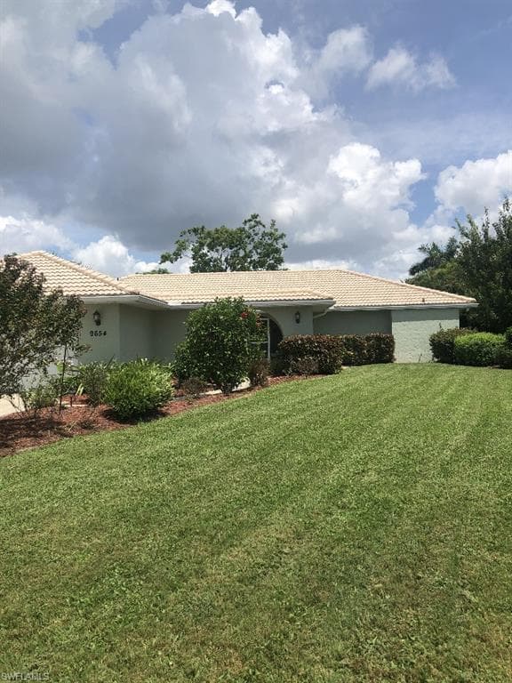 9654 Winterview DR NAPLES, FL 34109