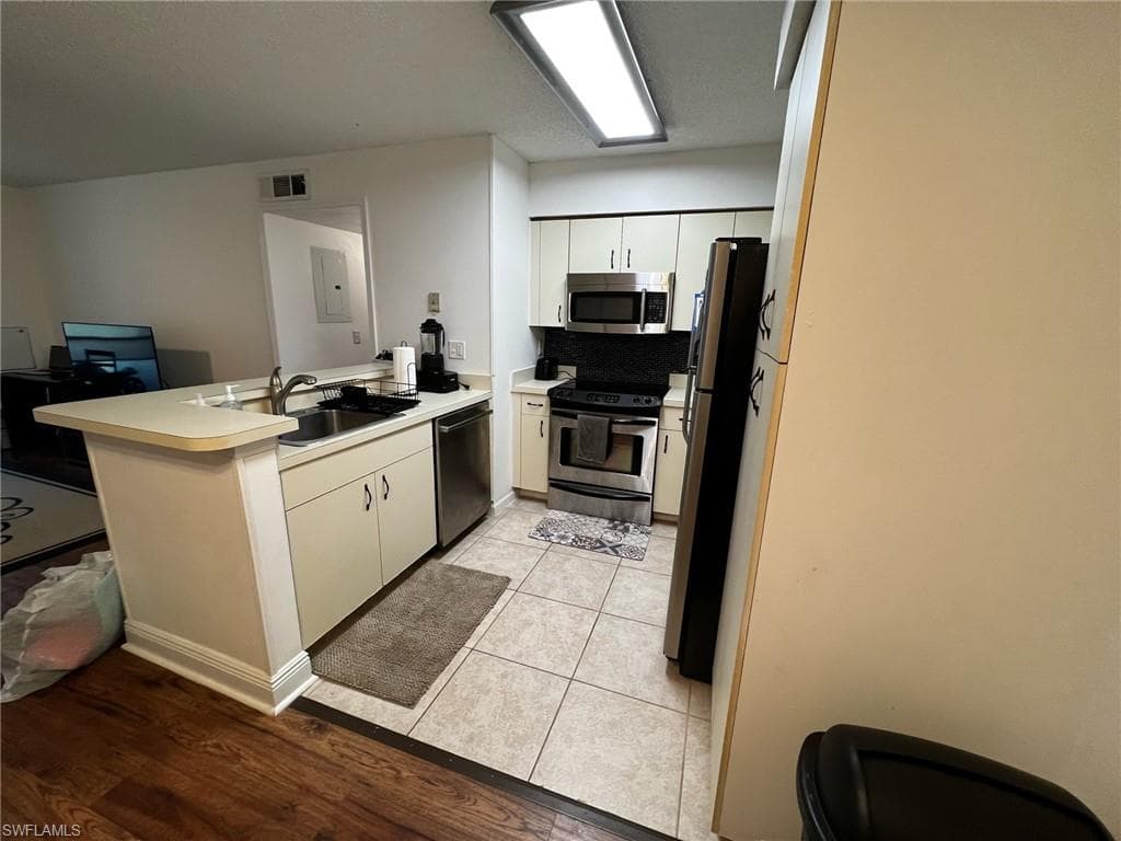 13545 Eagle Ridge DR 812 FORT MYERS, FL 33912