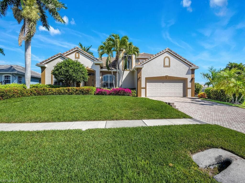 1142 Breakwater CT MARCO ISLAND, FL 34145
