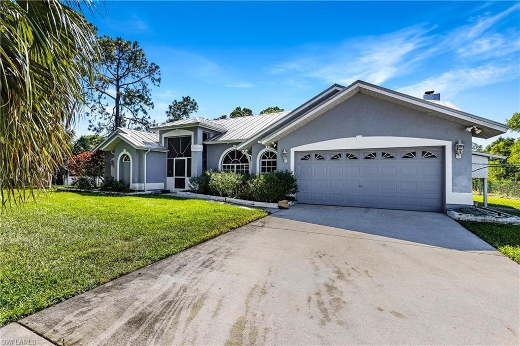 4335 Skates CIR FORT MYERS, FL 33905