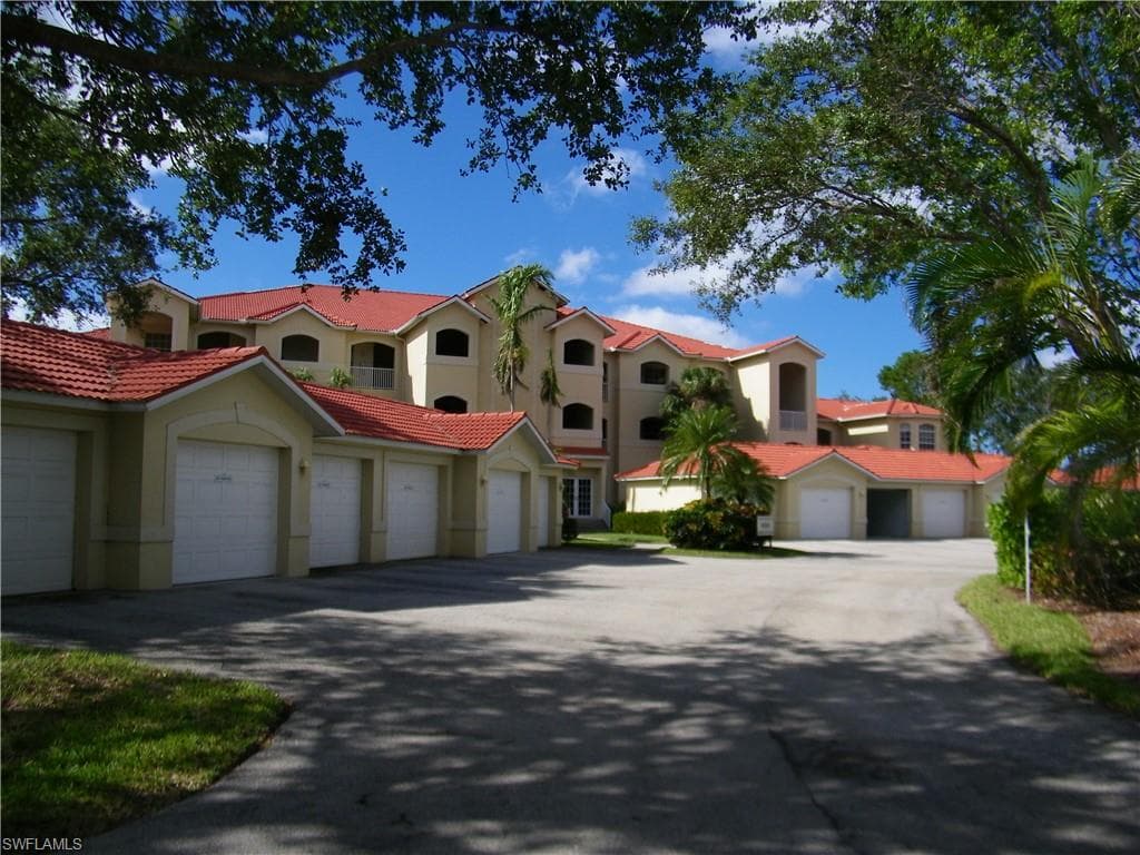 4650 Yacht Harbor DR 123 NAPLES, FL 34112