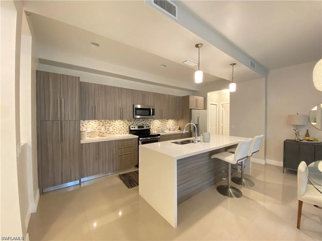 15901 ROYAL POINTE LN 404 FORT MYERS, FL 33908