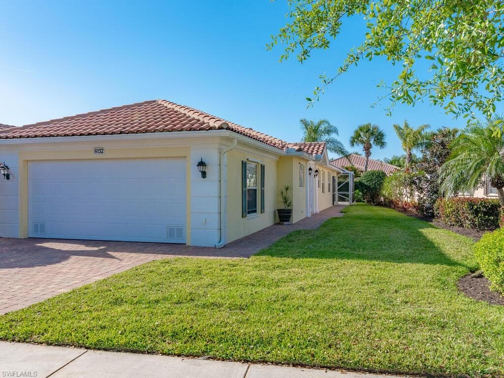 8132 Xenia LN NAPLES, FL 34114