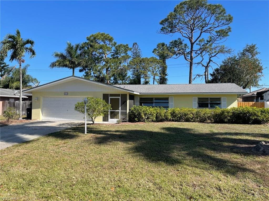 2413 Kent AVE FORT MYERS, FL 33907