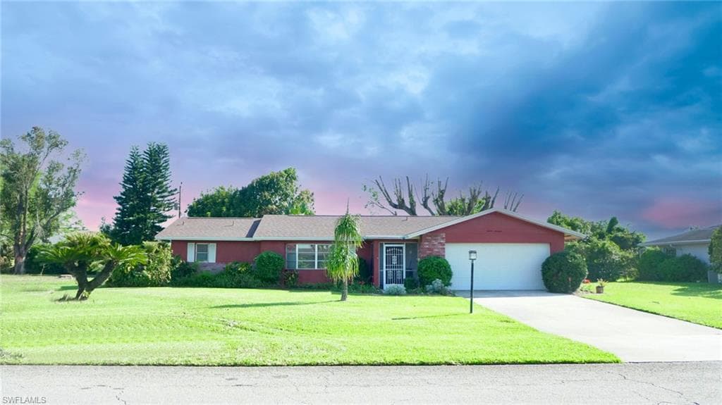1619 Country Club PKY LEHIGH ACRES, FL 33936