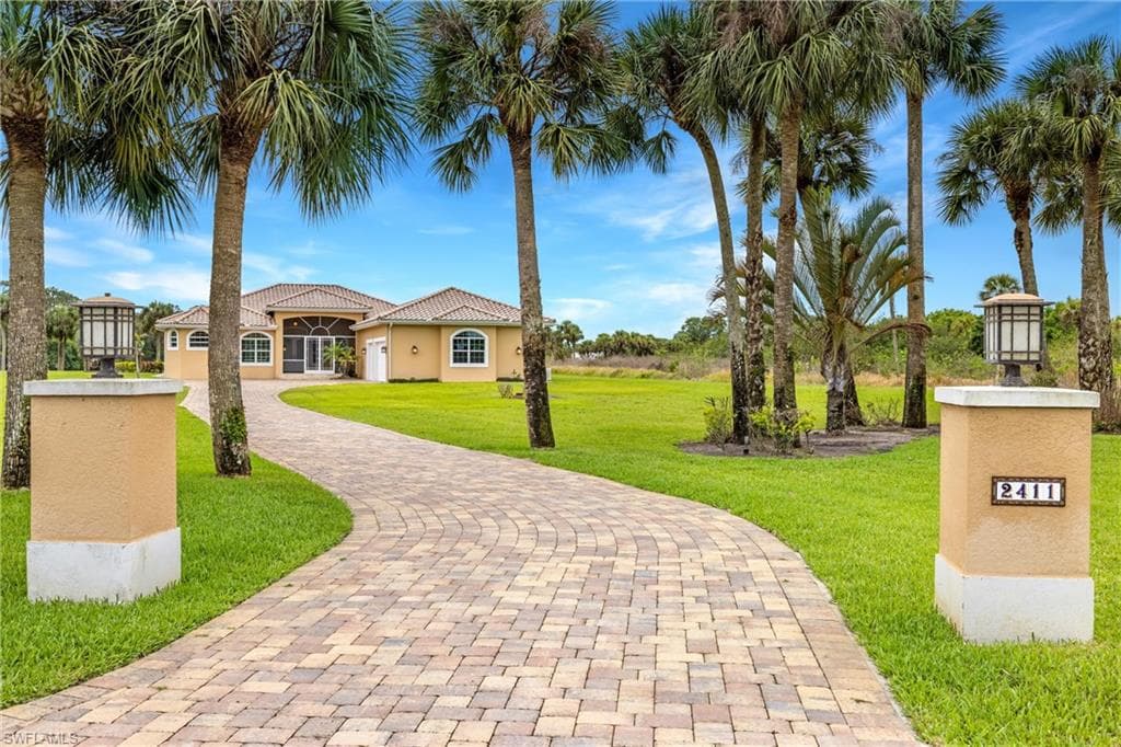 2411 River WAY LABELLE, FL 33935