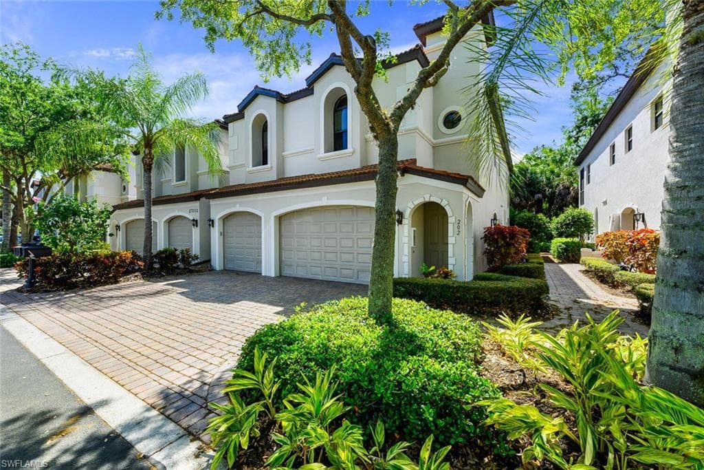 27032 Adriana CIR 202 BONITA SPRINGS, FL 34135