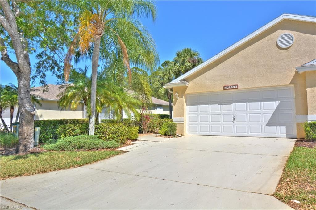 20585 Candlewood  HOLLOW ESTERO, FL 33928