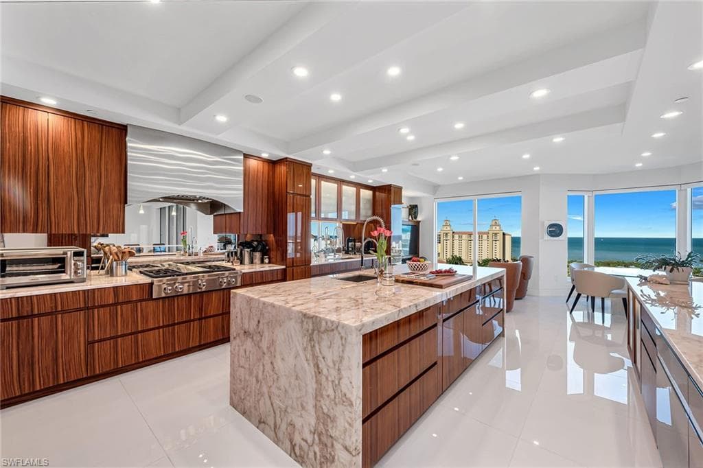 8787 Bay Colony DR 1506 NAPLES, FL 34108