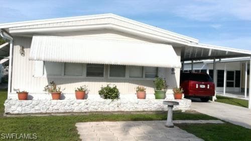 2811 Deerfield DR NORTH FORT MYERS, FL 33917