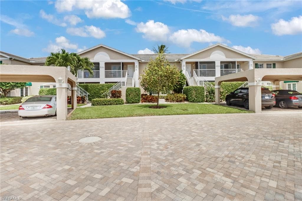 832 Tanbark DR 104 NAPLES, FL 34108