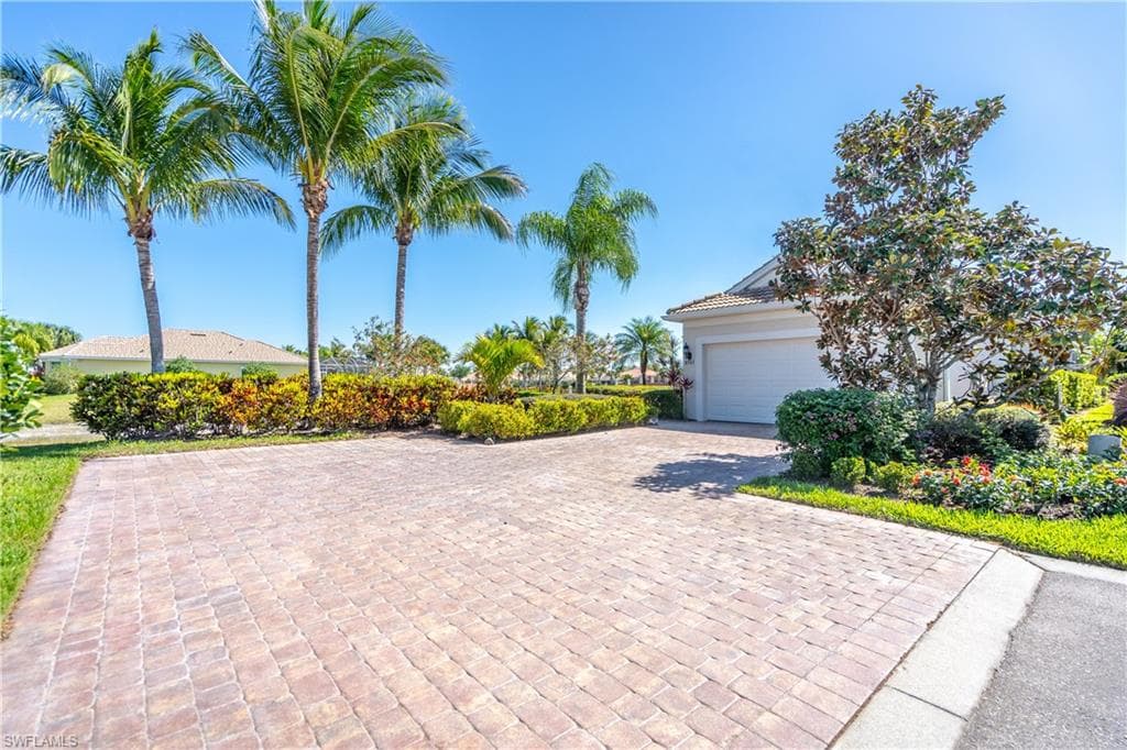 8763 Querce CT NAPLES, FL 34114