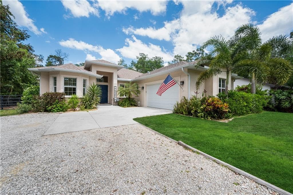 3273 25th AVE SW NAPLES, FL 34117