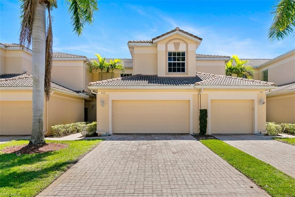 6031 Jonathans Bay CIR 202 FORT MYERS, FL 33908
