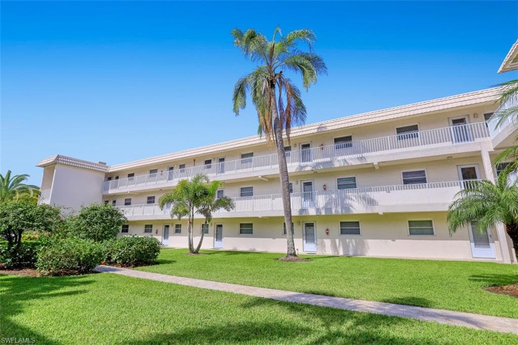 3150 Binnacle DR 3A NAPLES, FL 34103