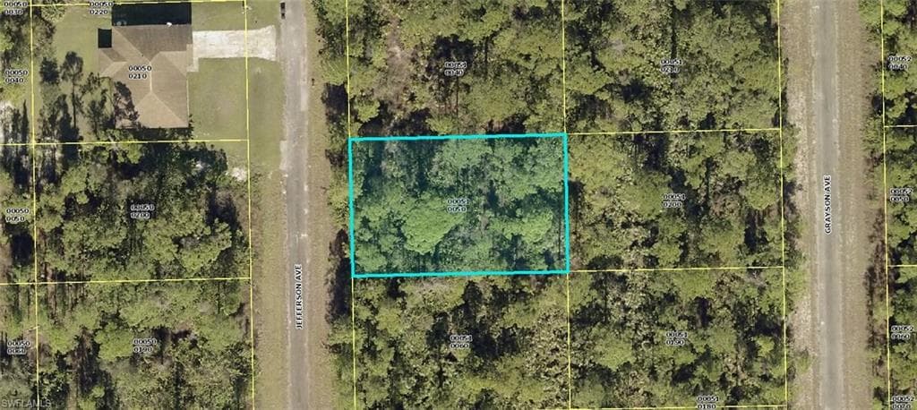 2114 Jefferson AVE ALVA, FL 33920
