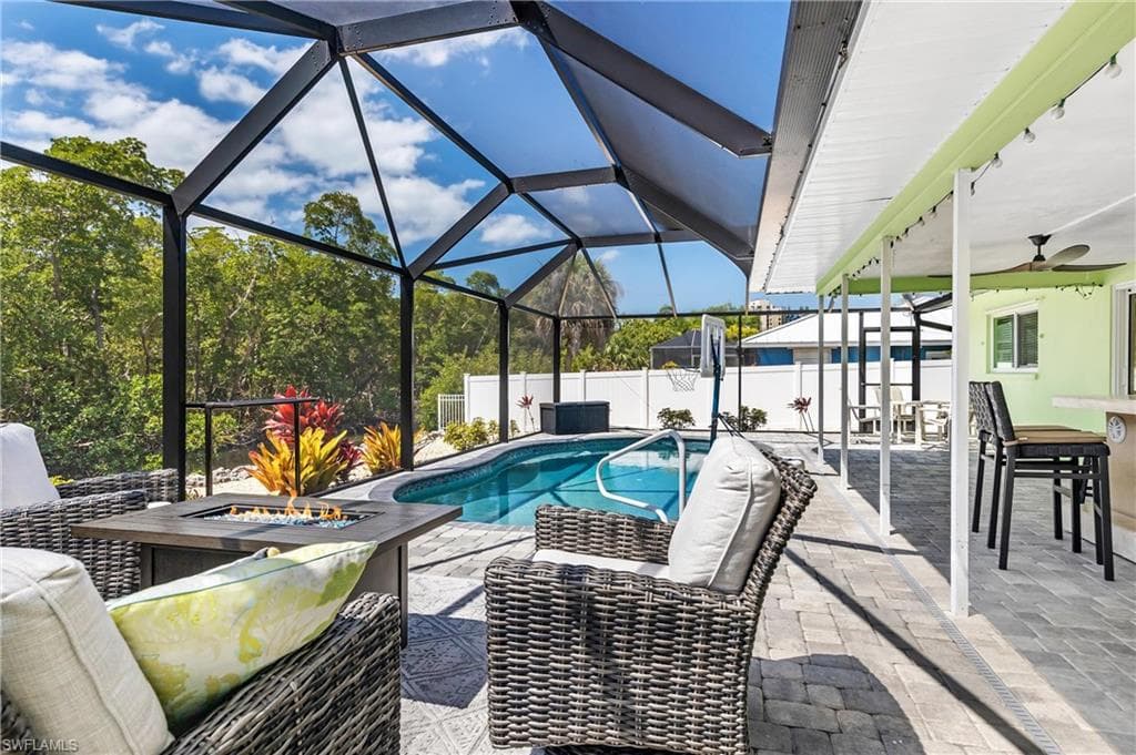 24 Fairview BLVD FORT MYERS BEACH, FL 33931
