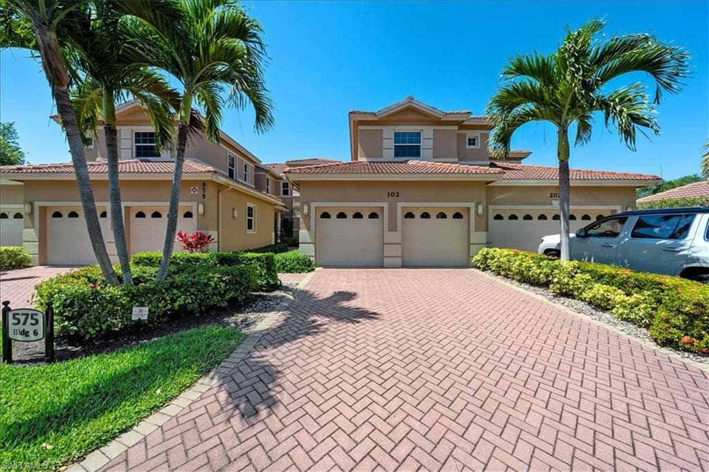 575 El Camino Real 6-102 NAPLES, FL 34119