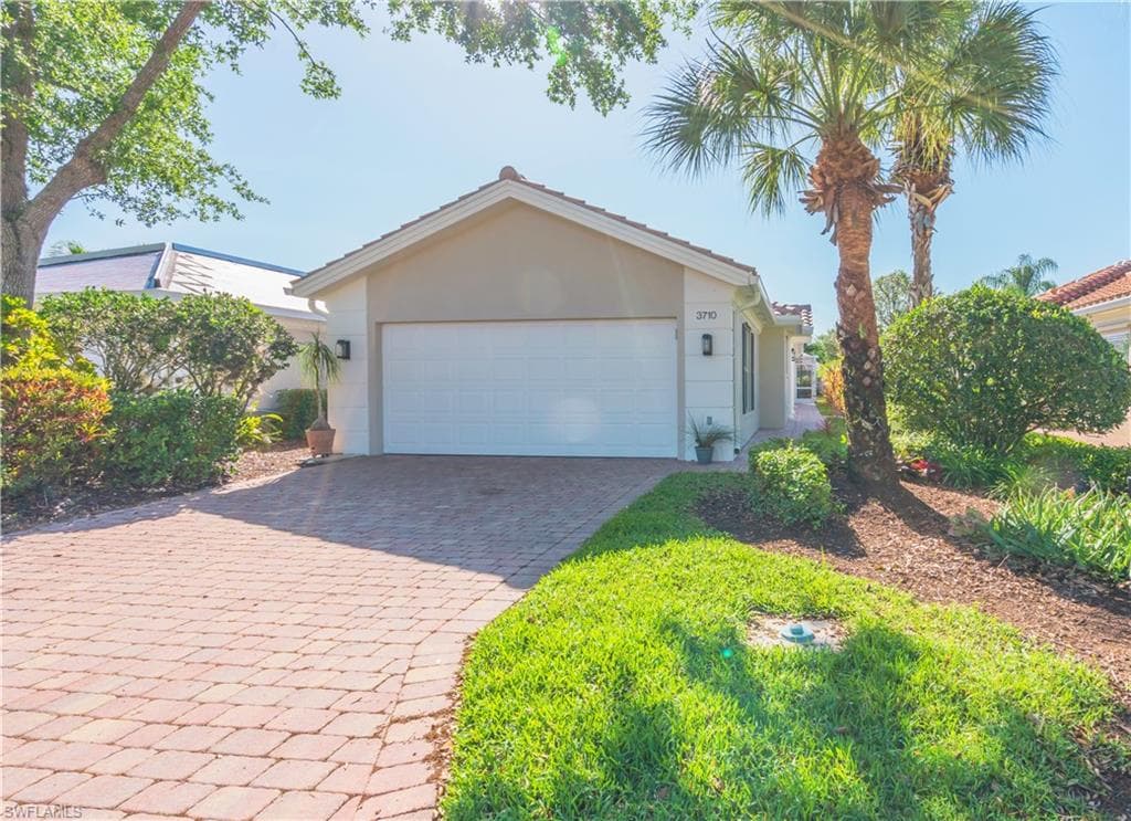 3710 Yakobi LN NAPLES, FL 34119