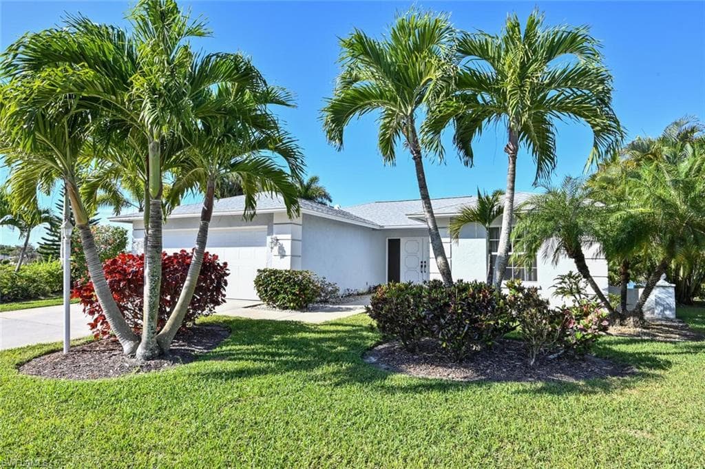 934 Charlemagne BLVD NAPLES, FL 34112
